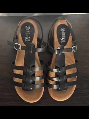 Rouge! Black Multi-Strap Buckle Sandals